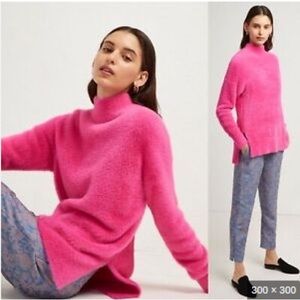 French connection  pink soft fuzzy sweater size S - perfect condition